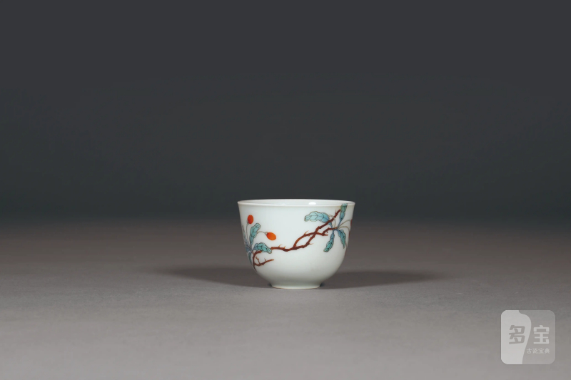 清 五彩过墙花蝶纹茶圆